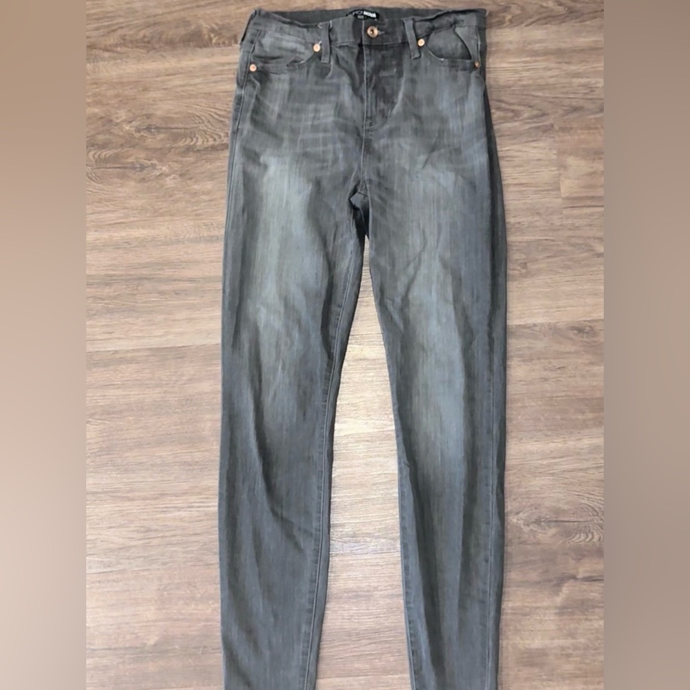 Fashion Nova Gray High-Waisted Skinny Jeans | Size 9/29